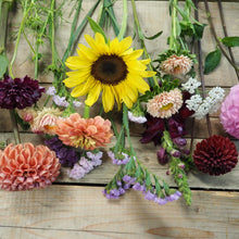 Charger l'image dans la galerie, Bouquet -Maximum de fleurs locales-